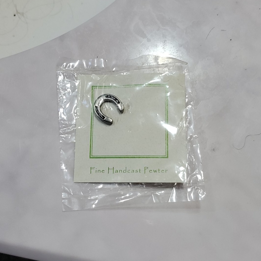 COPY - Horseshoe pin